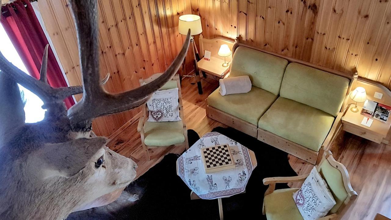 Hotel La Cambuse Les Collons Bagian luar foto